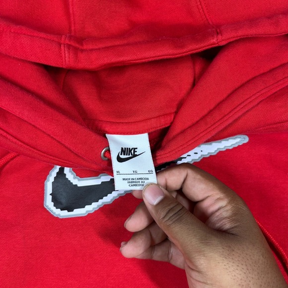 Nike Mens Pixelated Swoosh Fleece Hoodie Red HV0854-657 XL - Picture 4 of 7